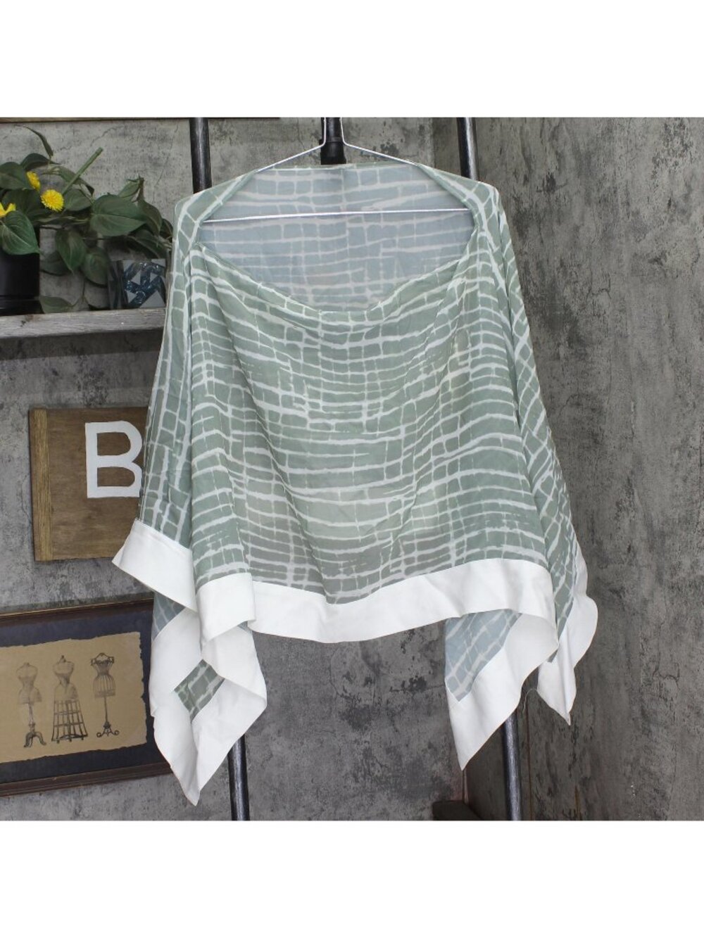 Wynne Layers Chiffon Convertible Printed Border Poncho Green / Off White M/L
